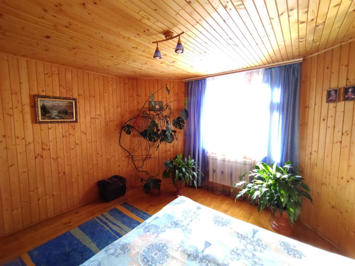 Guesthouse U Dida Viktora Yaremche Exterior foto