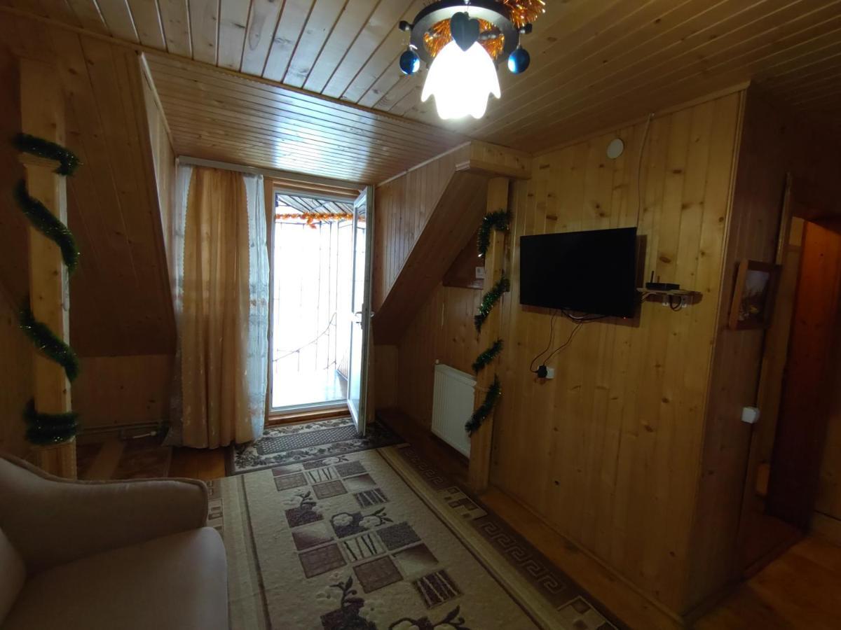 Guesthouse U Dida Viktora Yaremche Exterior foto