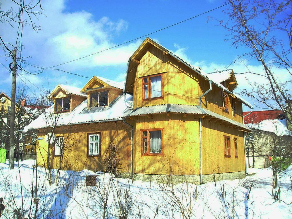 Guesthouse U Dida Viktora Yaremche Exterior foto