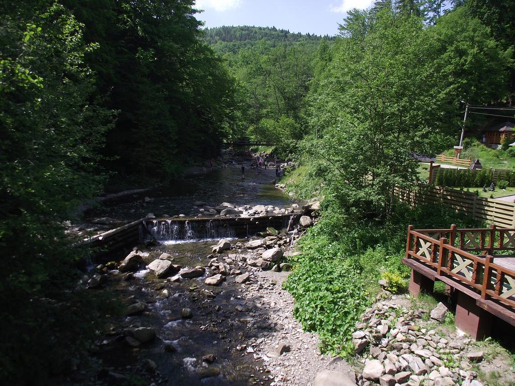 Guesthouse U Dida Viktora Yaremche Exterior foto